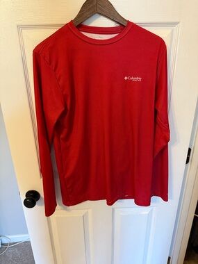Columbia Red Long Sleeve Performance Tee Small